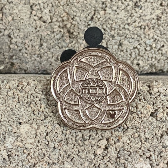 Disney Trading Pins - Picture 5 of 8